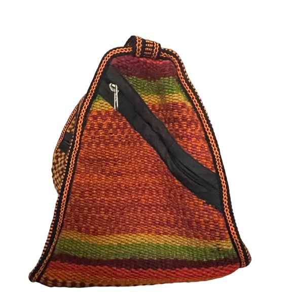 NWOT Sling Back Pack Convertible Shoulder Bag and Backpack Handwoven in Peru - Picture 5 of 9